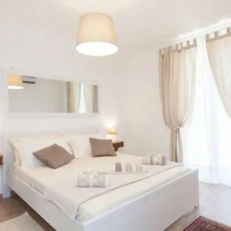 Апартаменты Frattina Luxury
